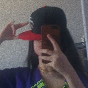 Meet your Posher, Santha